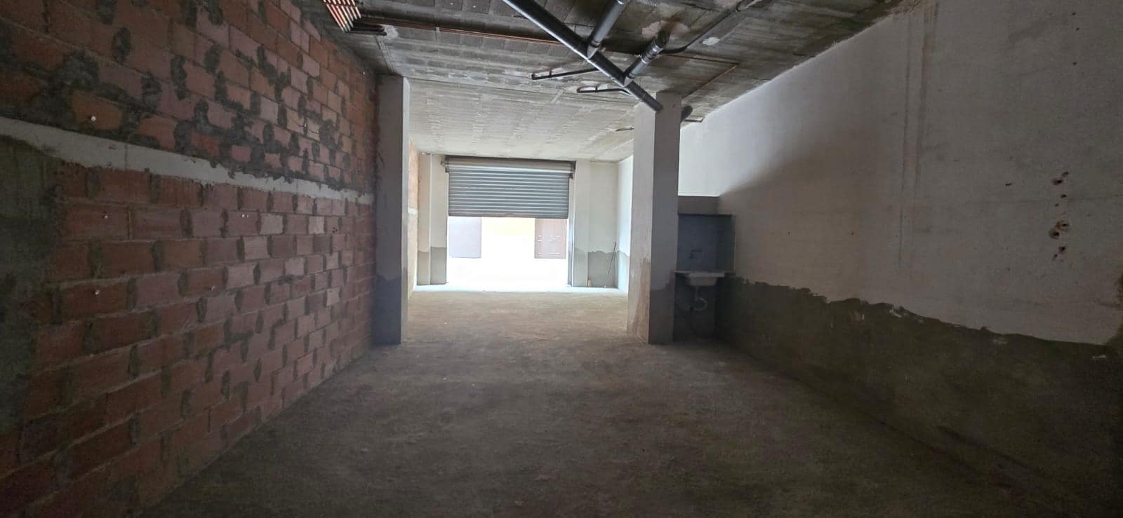 Kaupallinen myytävänä paikassa Lliria - 85 000 € (Ref: 9050987)