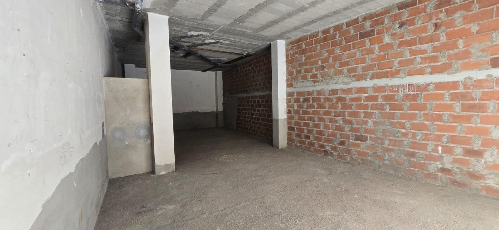 Kaupallinen myytävänä paikassa Lliria - 85 000 € (Ref: 9050987)