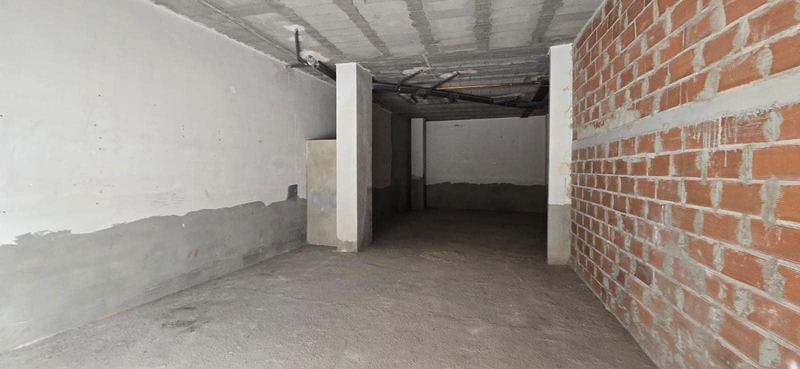 Kaupallinen myytävänä paikassa Lliria - 85 000 € (Ref: 9050987)