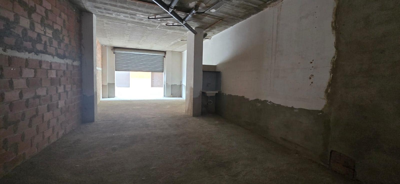 Kaupallinen myytävänä paikassa Lliria - 85 000 € (Ref: 9050987)