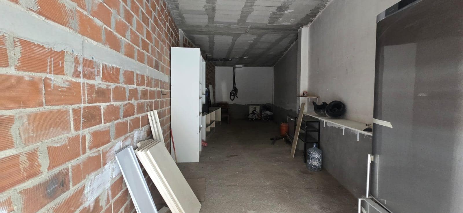 Kaupallinen myytävänä paikassa Lliria - 85 000 € (Ref: 9050987)