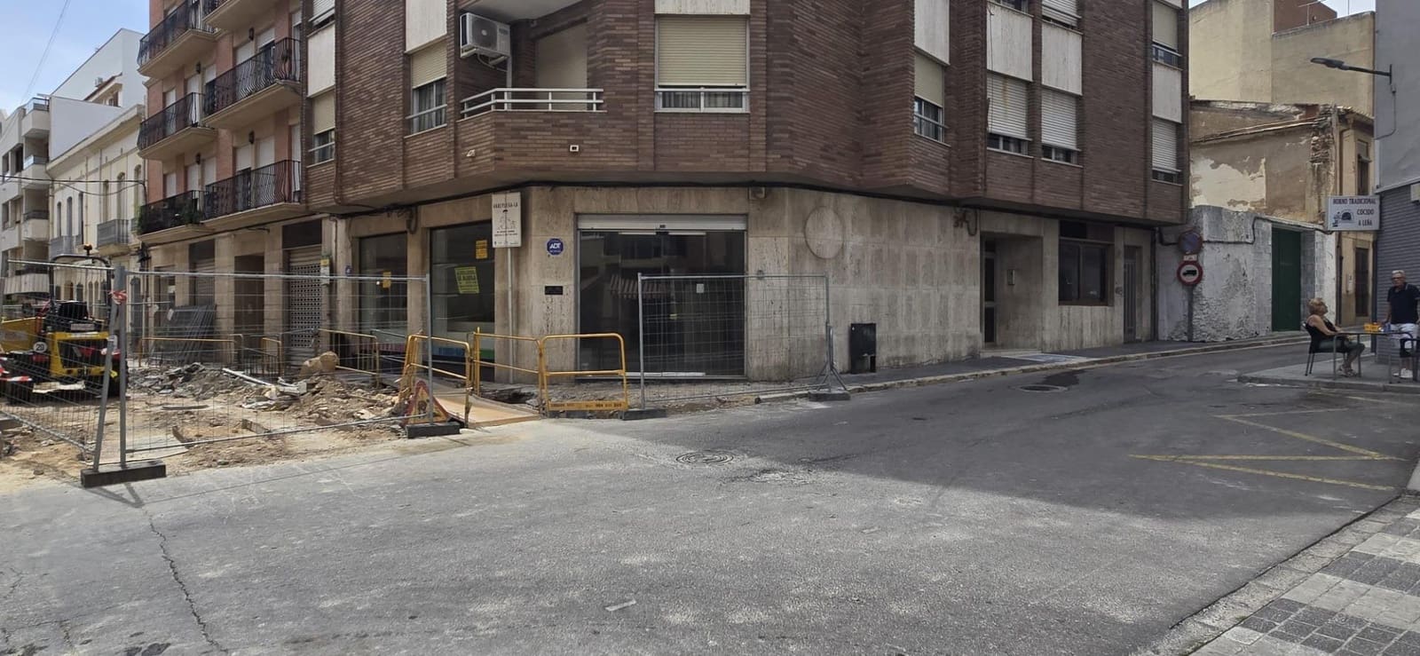 Erhverv til salg i Lliria - € 100.000 (Ref: 9050988)