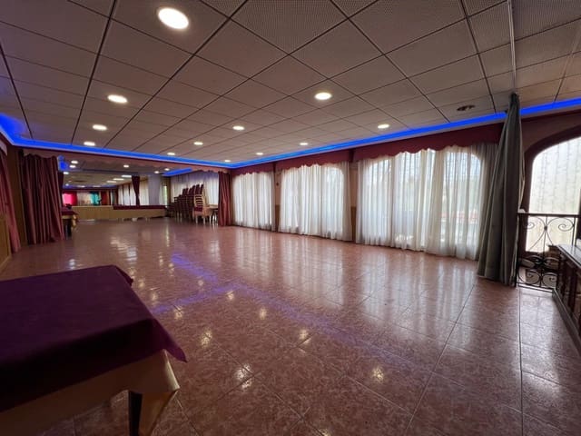 5 bedroom Commercial for sale in La Cañada, Paterna - € 949,000 (Ref: 9057517)