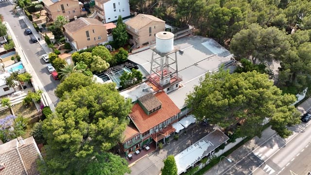 5 bedroom Commercial for sale in La Cañada, Paterna - € 949,000 (Ref: 9057517)