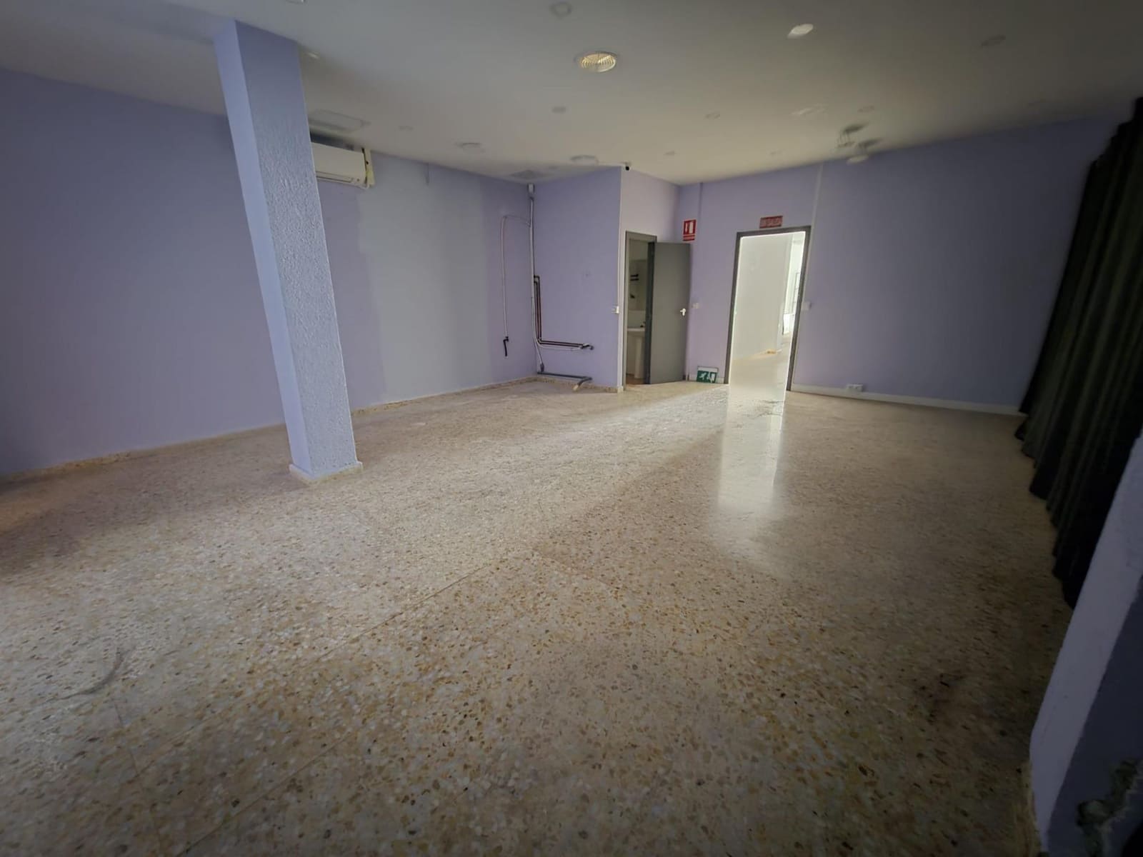 Commercial for sale in Lliria - € 145,000 (Ref: 9059278)