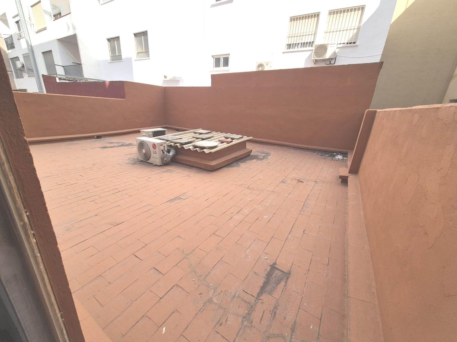 Commercial for sale in Lliria - € 145,000 (Ref: 9059278)