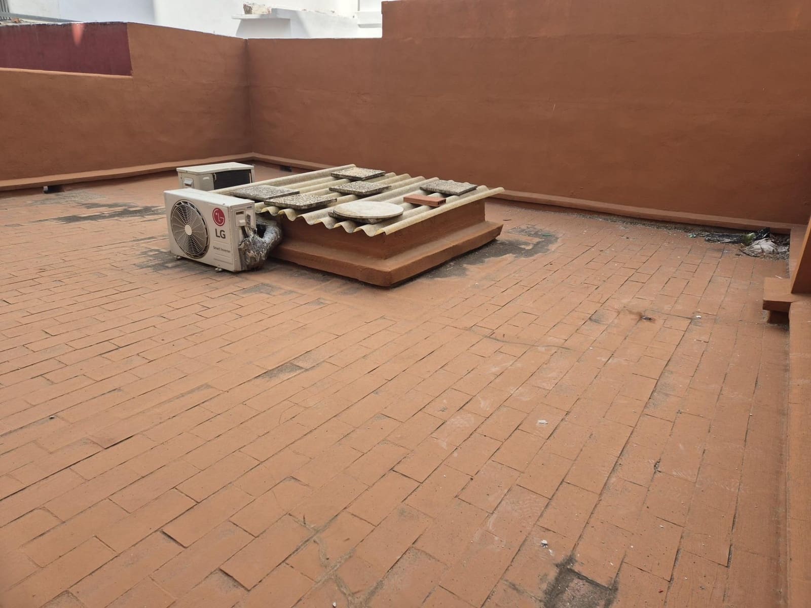 Commercial for sale in Lliria - € 145,000 (Ref: 9059278)