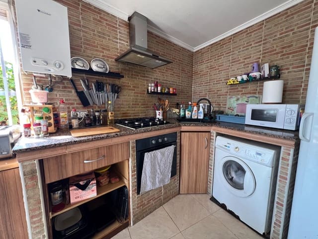 4 bedroom Villa for sale in Montroy with pool - € 189,950 (Ref: 9062297)