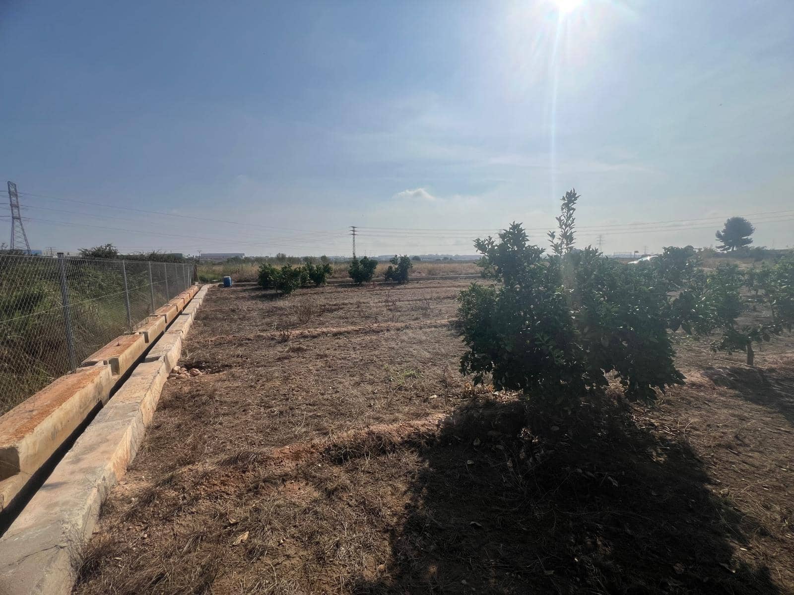 Grunde uden byggetilladelser til salg i Paterna - € 18.000 (Ref: 9075047)