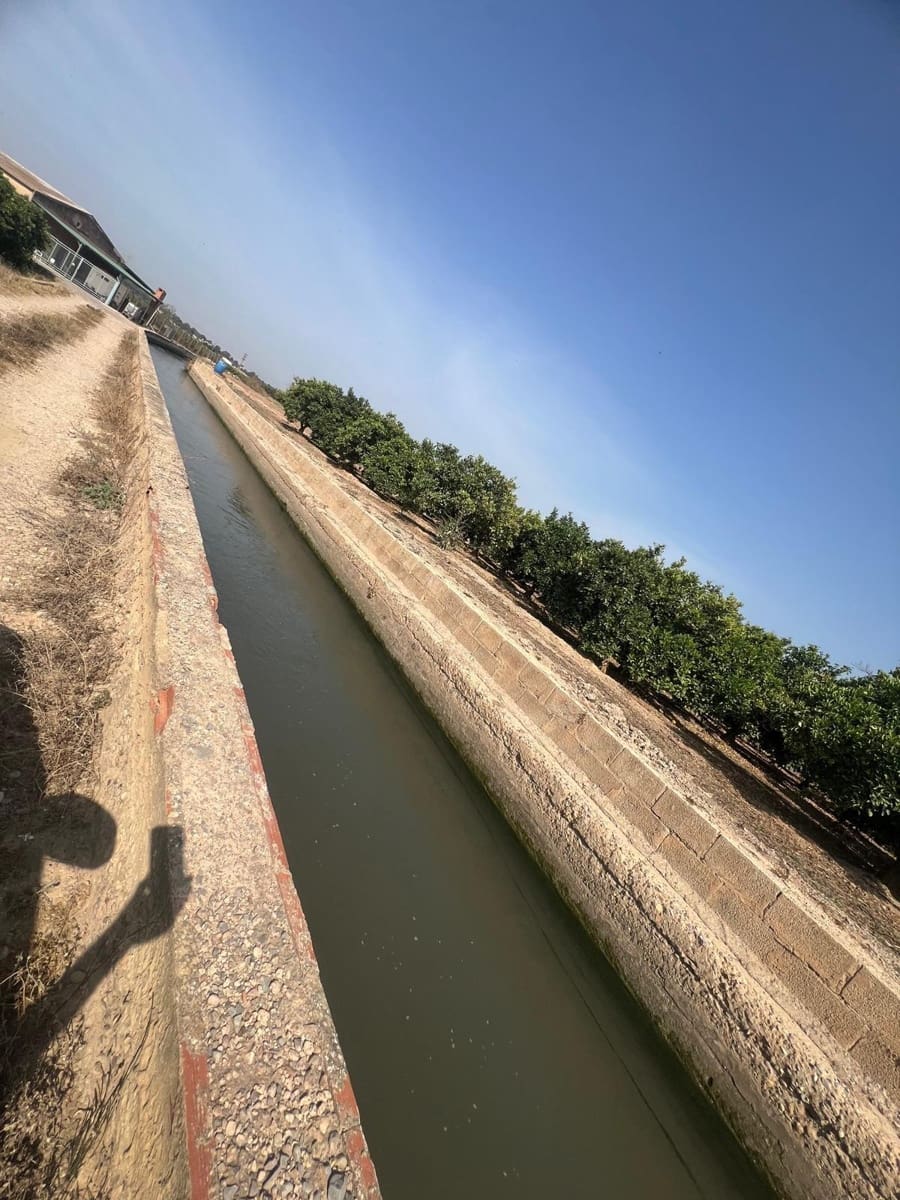 Grunde uden byggetilladelser til salg i Paterna - € 12.000 (Ref: 9075048)