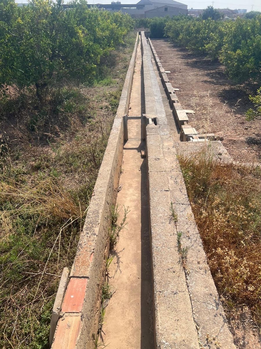 Grunde uden byggetilladelser til salg i Paterna - € 12.000 (Ref: 9075048)