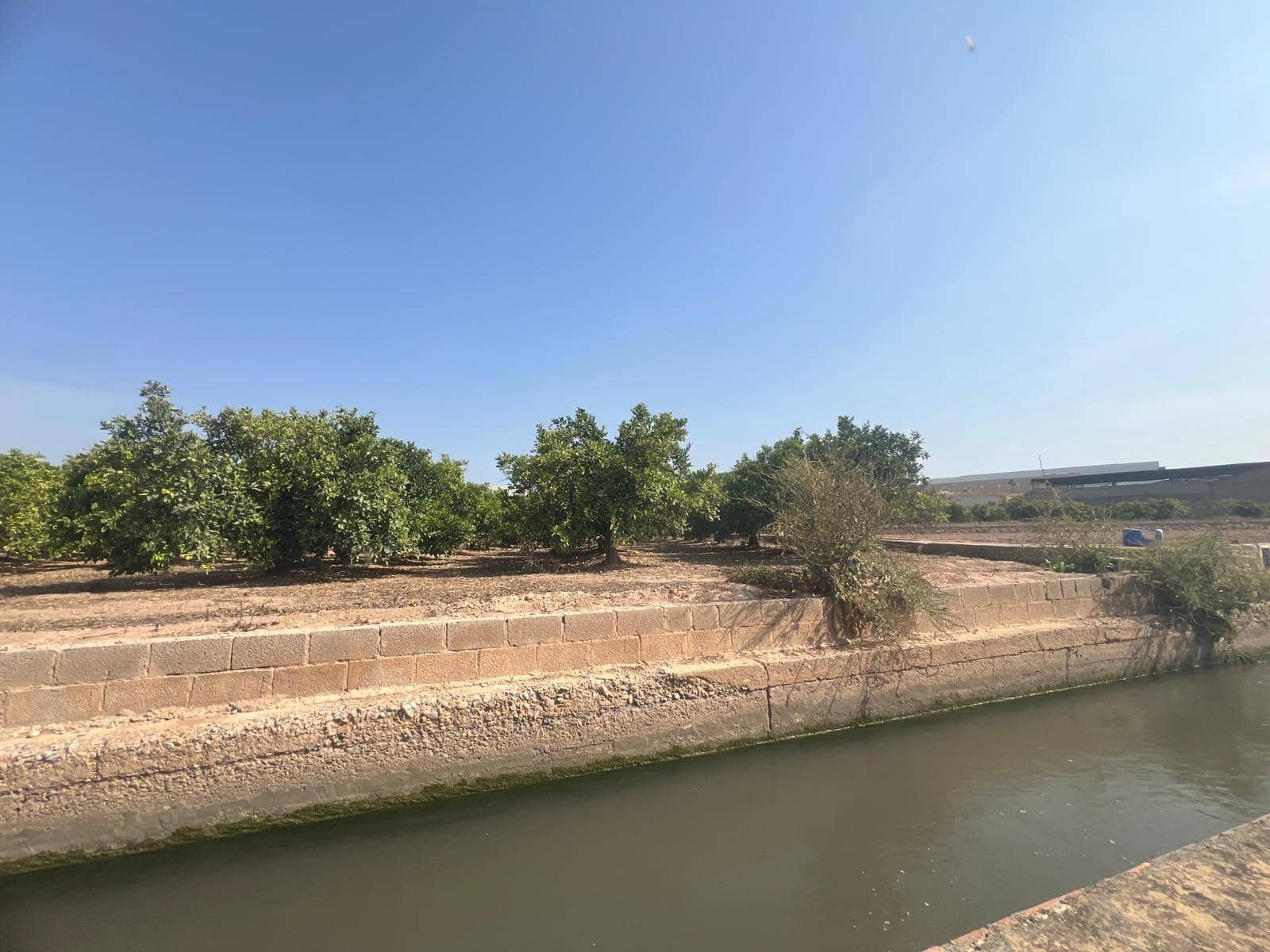 Grunde uden byggetilladelser til salg i Paterna - € 12.000 (Ref: 9075048)