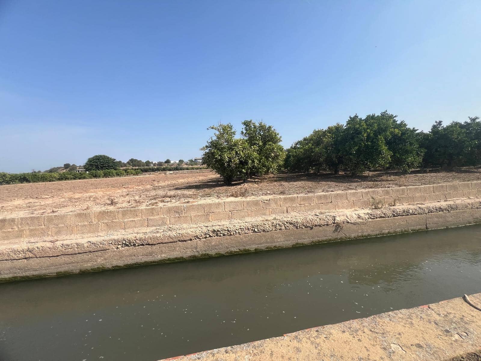 Grunde uden byggetilladelser til salg i Paterna - € 12.000 (Ref: 9075048)