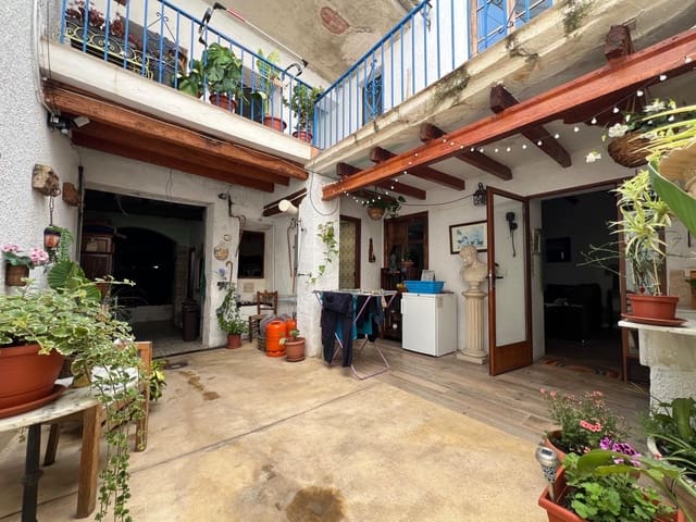 6 soveværelse Byhus til salg i Llíria med garage - € 259.000 (Ref: 9108633)