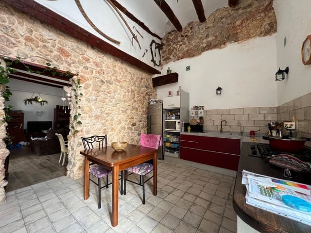 6 bedroom Townhouse for sale in Llíria with garage - € 259,000 (Ref: 9108633)