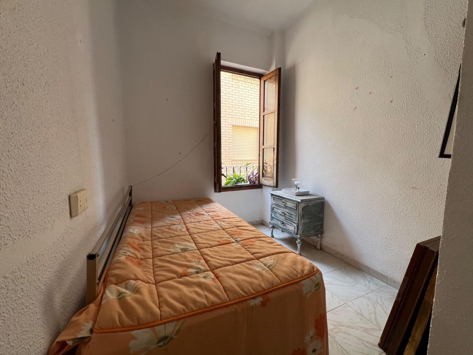 6 soveværelse Byhus til salg i Lliria med garage - € 259.000 (Ref: 9108633)