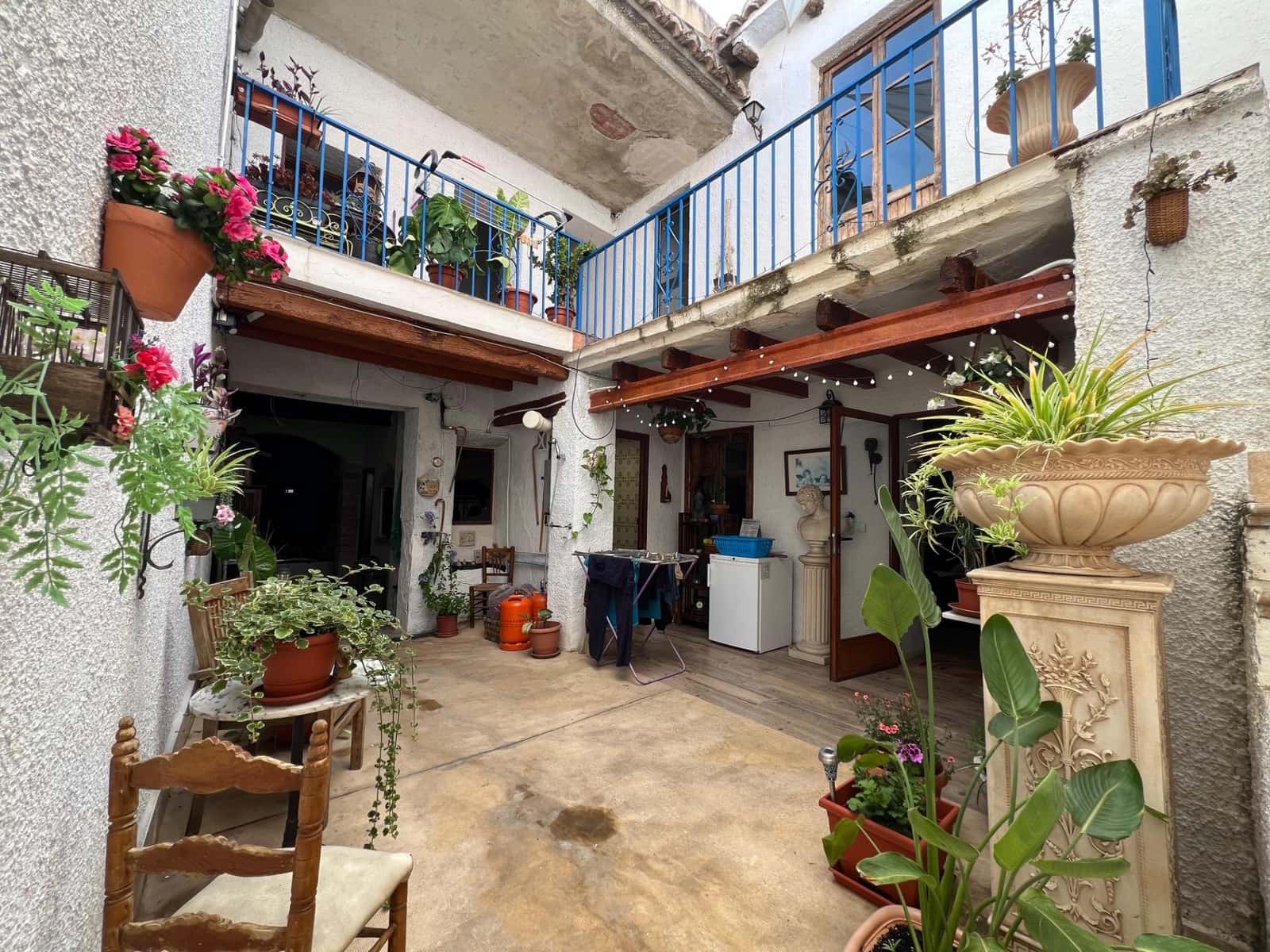 6 soveværelse Byhus til salg i Lliria med garage - € 259.000 (Ref: 9108633)