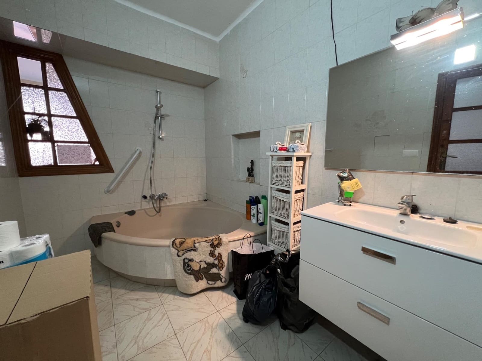 6 soveværelse Byhus til salg i Lliria med garage - € 259.000 (Ref: 9108633)