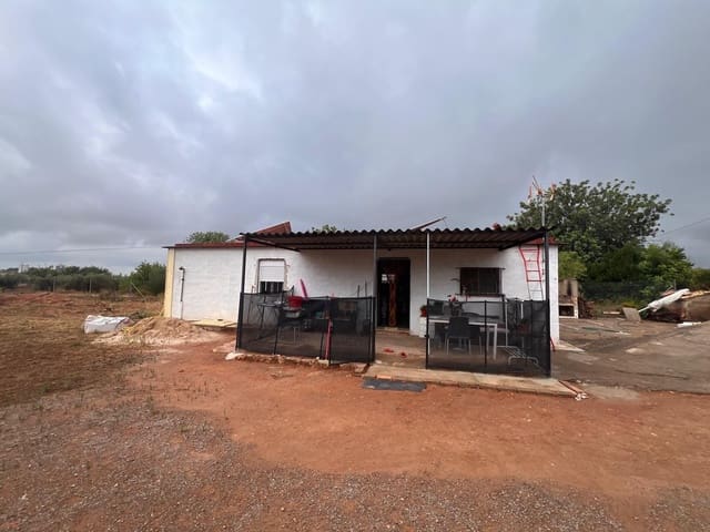 Chalet de 3 habitaciones en Llíria en venta con piscina - 85.000 € (Ref: 9126745)