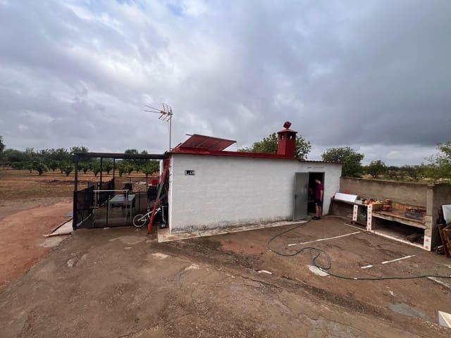 Chalet de 3 habitaciones en Llíria en venta con piscina - 85.000 € (Ref: 9126745)
