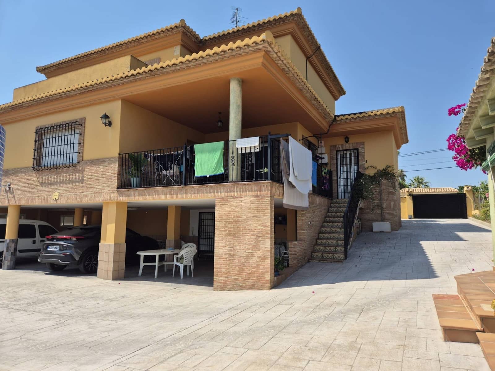 4 sypialnia Willa na sprzedaż w La Pobla de Vallbona z garażem - 675 000 € (Ref: 9145445)