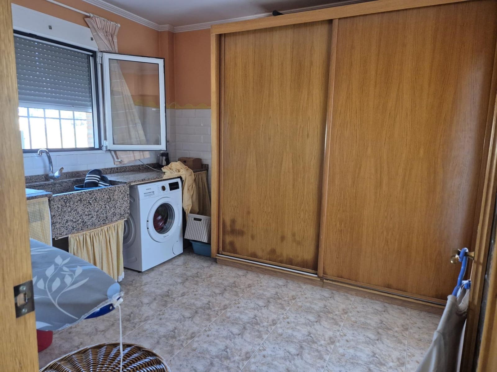 4 sypialnia Willa na sprzedaż w La Pobla de Vallbona z garażem - 675 000 € (Ref: 9145445)