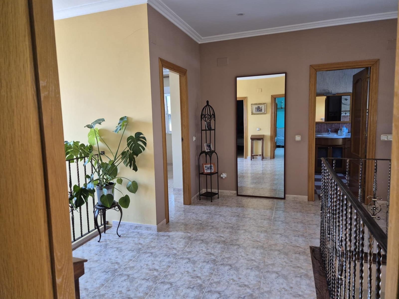 4 sypialnia Willa na sprzedaż w La Pobla de Vallbona z garażem - 675 000 € (Ref: 9145445)