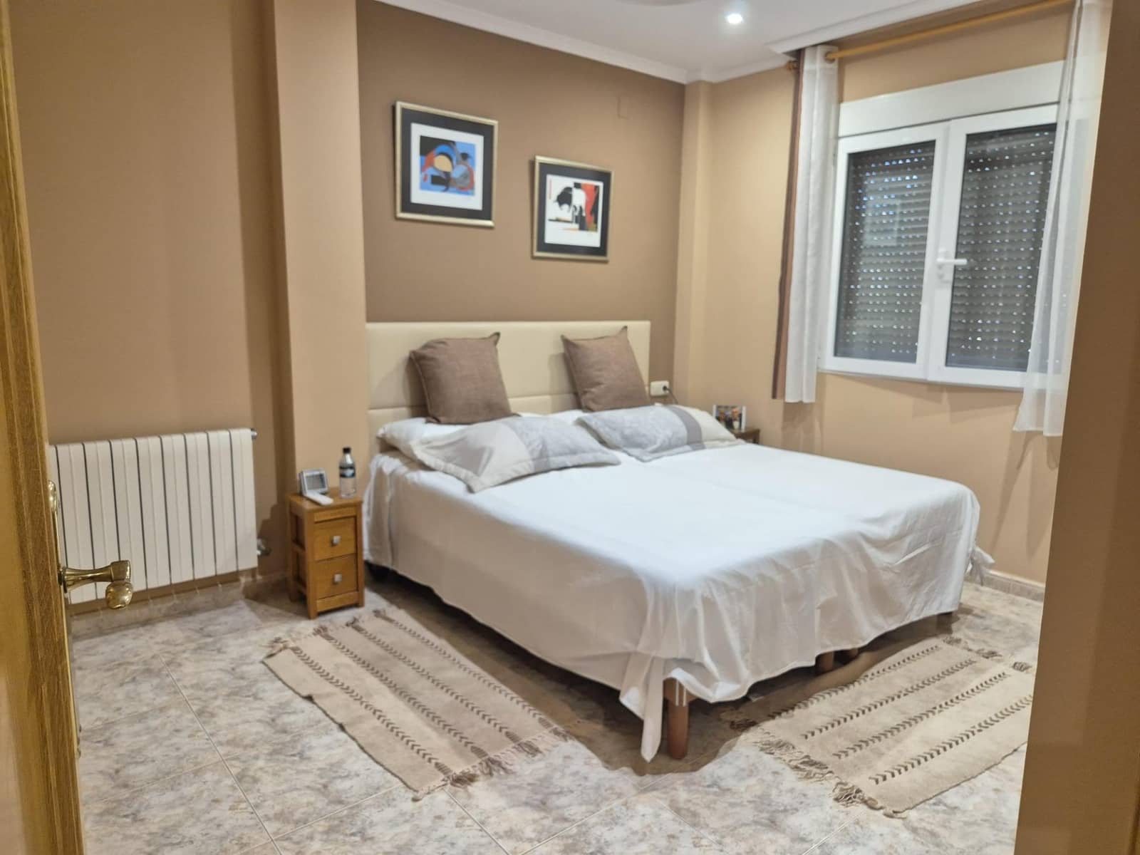 4 sypialnia Willa na sprzedaż w La Pobla de Vallbona z garażem - 675 000 € (Ref: 9145445)