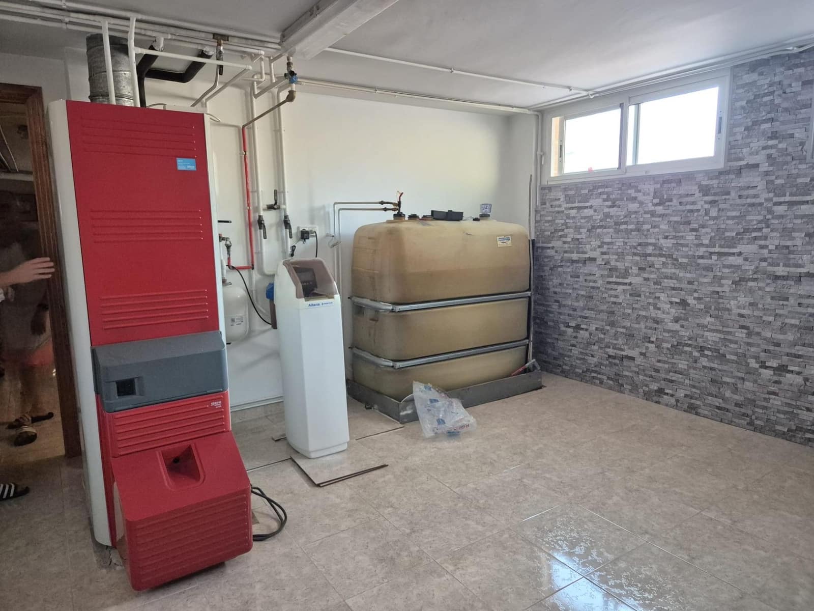 4 sypialnia Willa na sprzedaż w La Pobla de Vallbona z garażem - 675 000 € (Ref: 9145445)