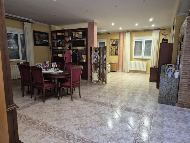 4 soveværelse Villa til salg i La Pobla de Vallbona med garage - € 675.000 (Ref: 9145445)