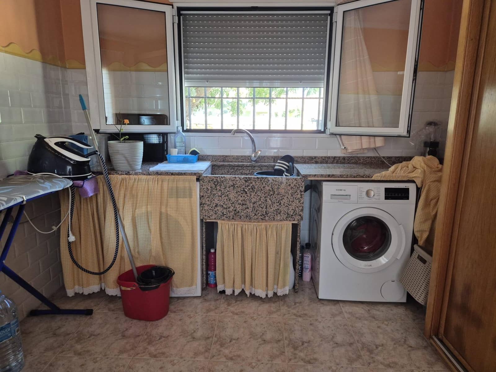 4 sypialnia Willa na sprzedaż w La Pobla de Vallbona z garażem - 675 000 € (Ref: 9145445)