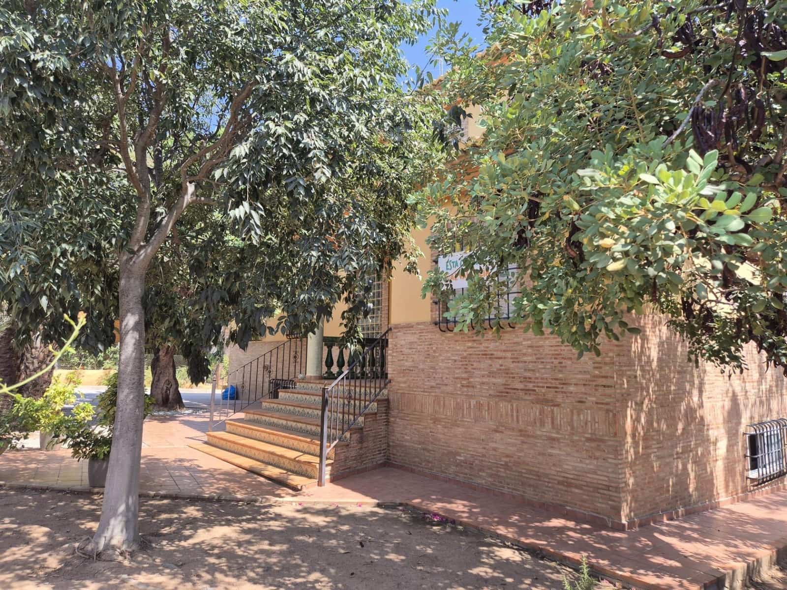 4 sypialnia Willa na sprzedaż w La Pobla de Vallbona z garażem - 675 000 € (Ref: 9145445)