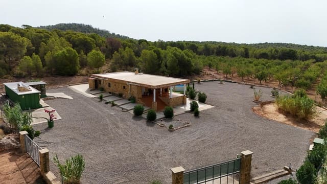 3 bedroom Villa for sale in Llíria with pool garage - € 199,000 (Ref: 9193764)