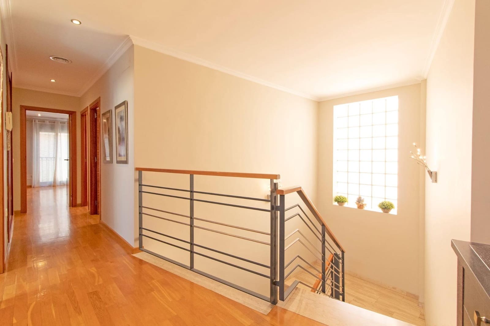 4 soveværelse Byhus til salg i Lliria med garage - € 345.000 (Ref: 9202399)