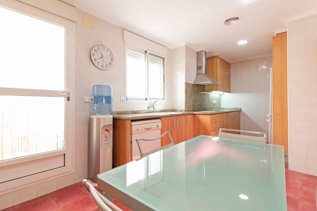 4 bedroom Townhouse for sale in Llíria with garage - € 345,000 (Ref: 9202399)