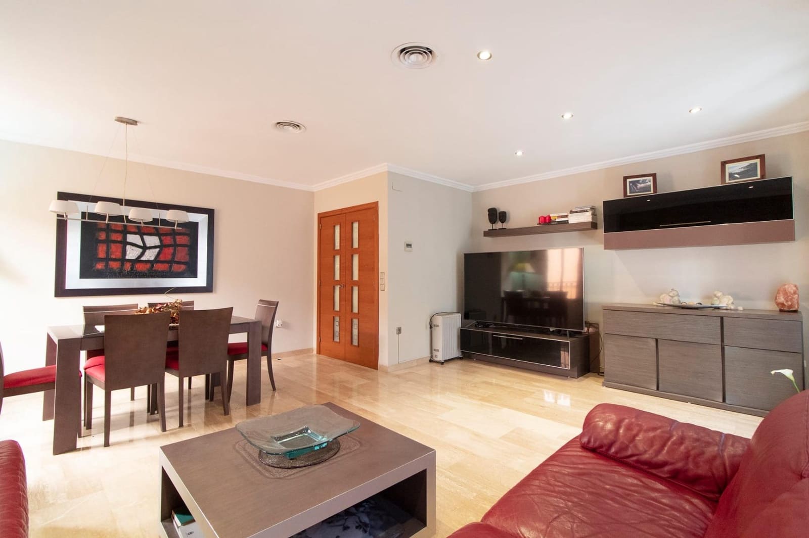 4 soveværelse Byhus til salg i Lliria med garage - € 345.000 (Ref: 9202399)