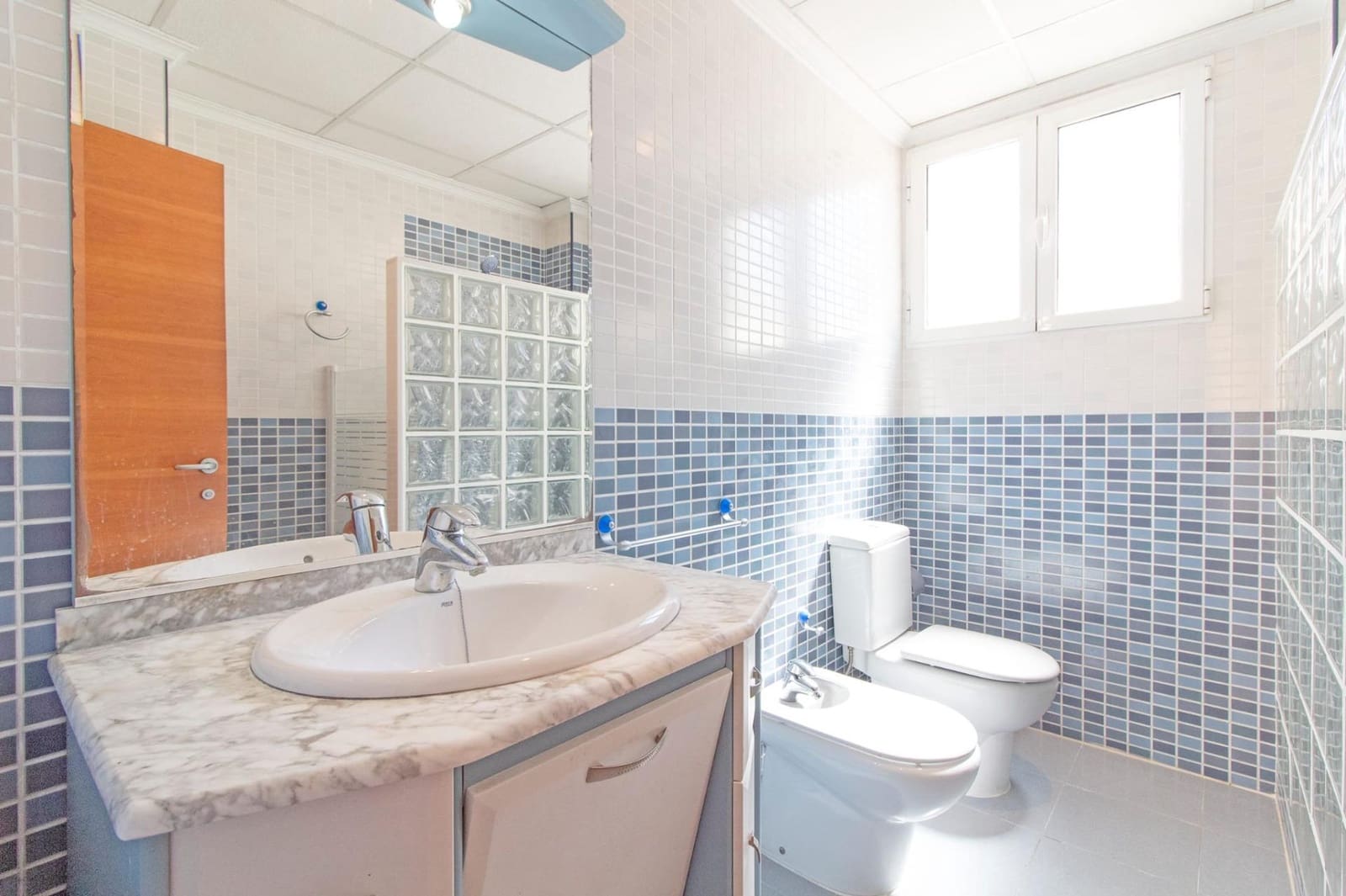 4 soveværelse Byhus til salg i Lliria med garage - € 345.000 (Ref: 9202399)