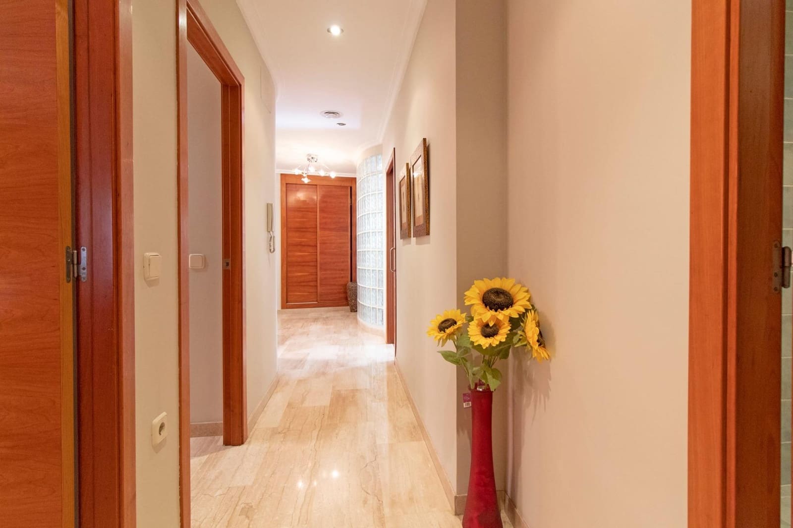 4 soveværelse Byhus til salg i Lliria med garage - € 345.000 (Ref: 9202399)