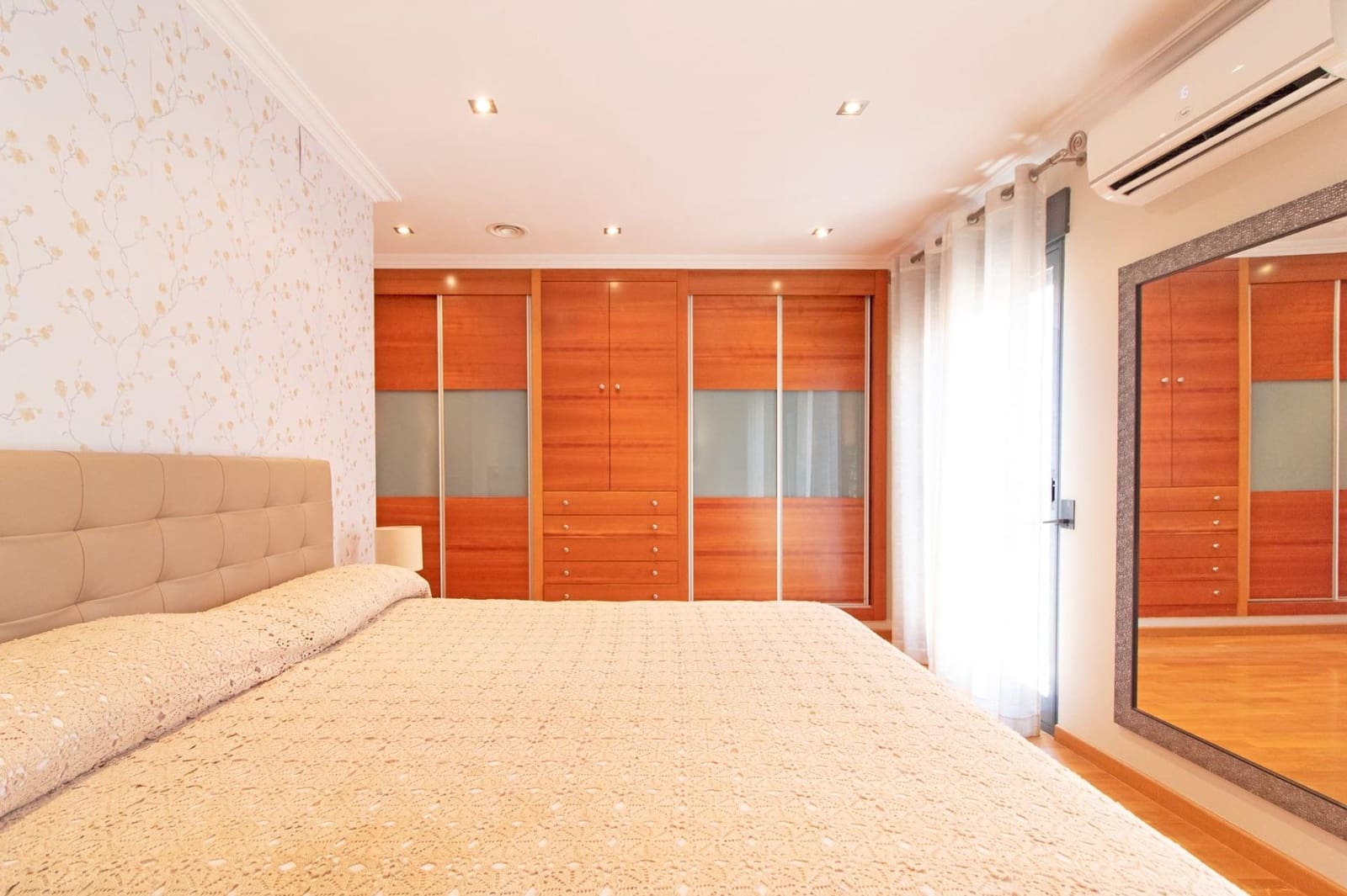 4 soveværelse Byhus til salg i Lliria med garage - € 345.000 (Ref: 9202399)