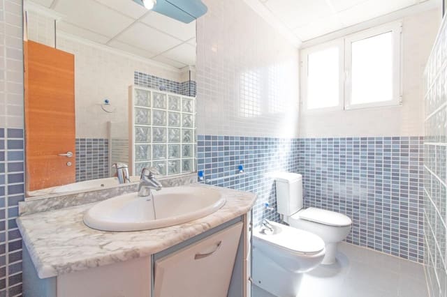 4 bedroom Townhouse for sale in Llíria with garage - € 345,000 (Ref: 9202399)