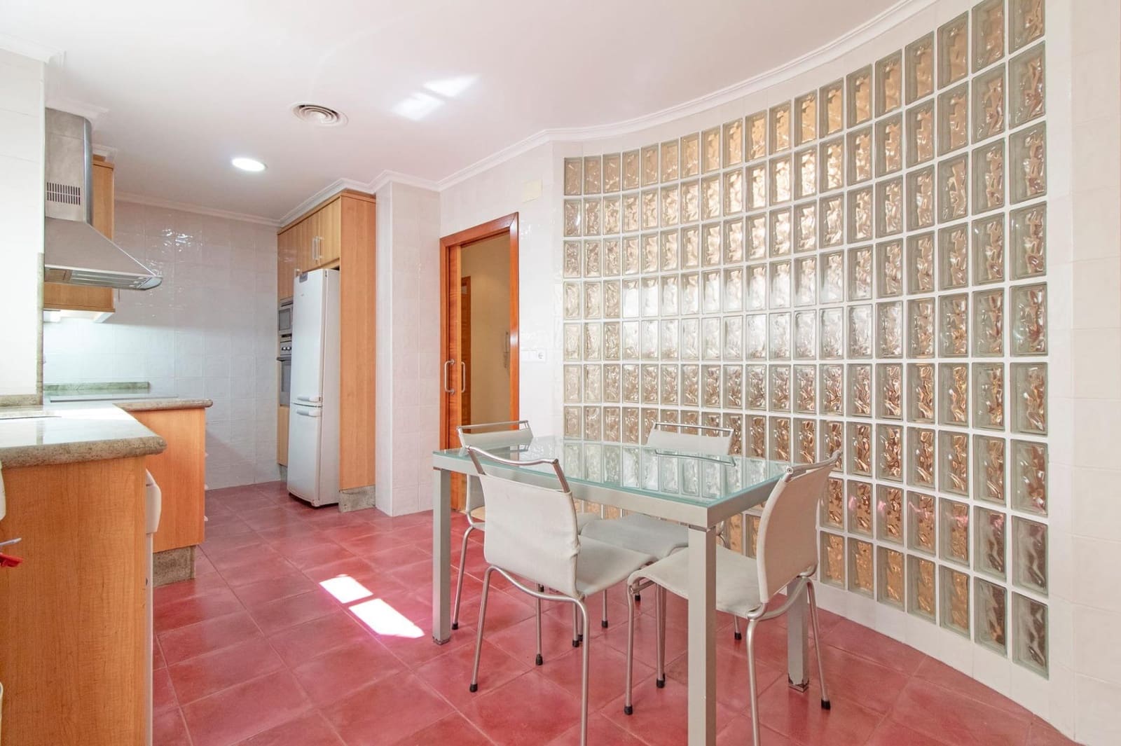 4 soveværelse Byhus til salg i Lliria med garage - € 345.000 (Ref: 9202399)