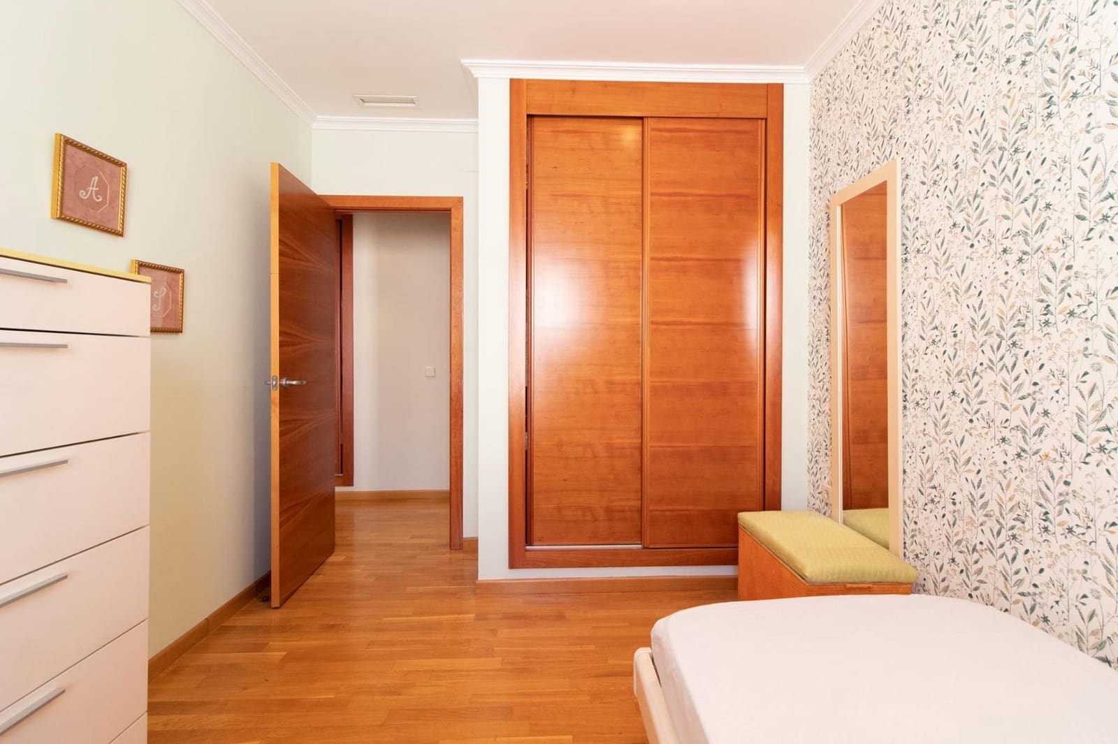 4 soveværelse Byhus til salg i Lliria med garage - € 345.000 (Ref: 9202399)