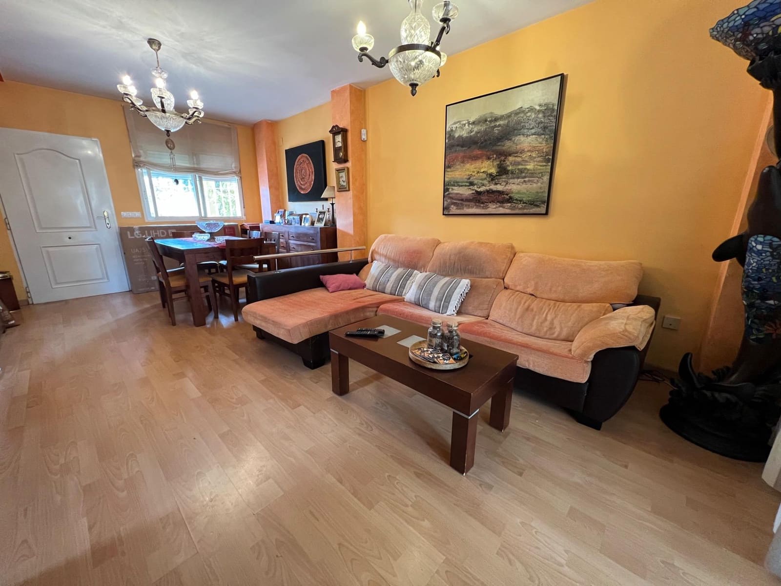 4 soveværelse Villa til salg i Lliria med swimmingpool garage - € 399.000 (Ref: 9215011)