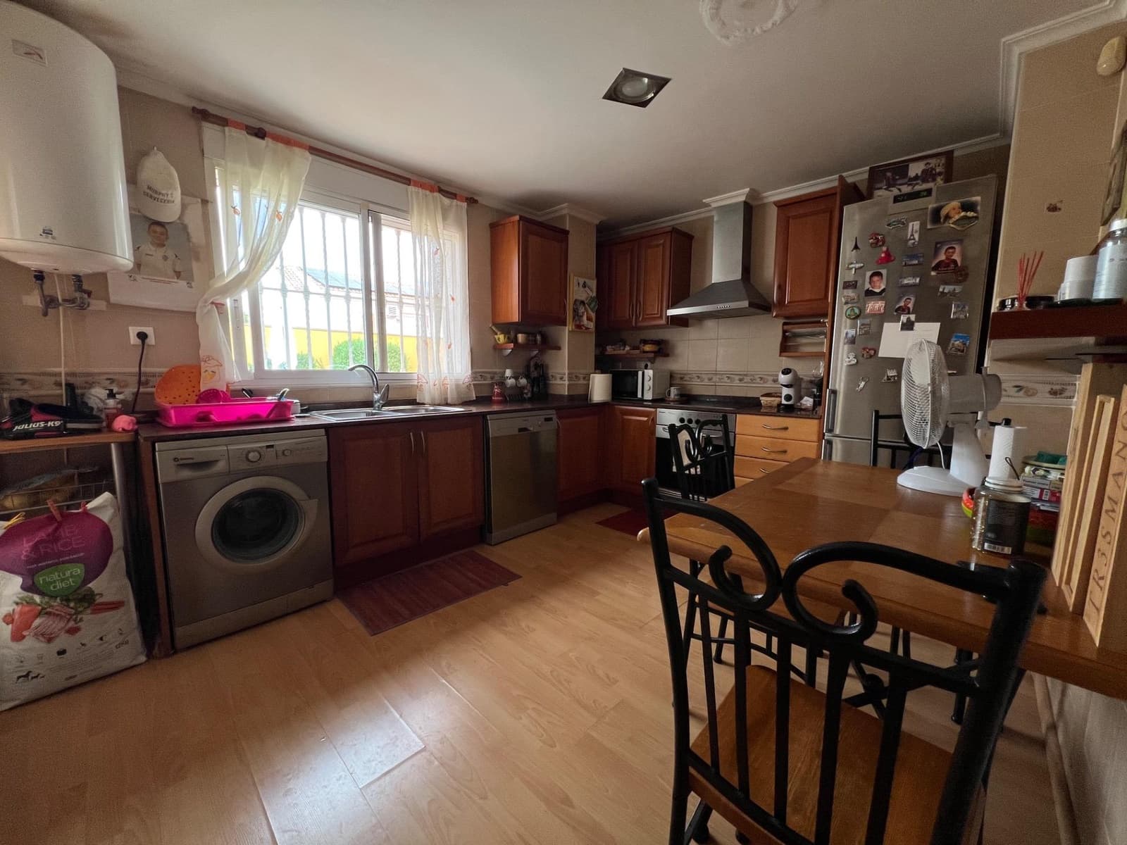 4 soveværelse Villa til salg i Lliria med swimmingpool garage - € 399.000 (Ref: 9215011)