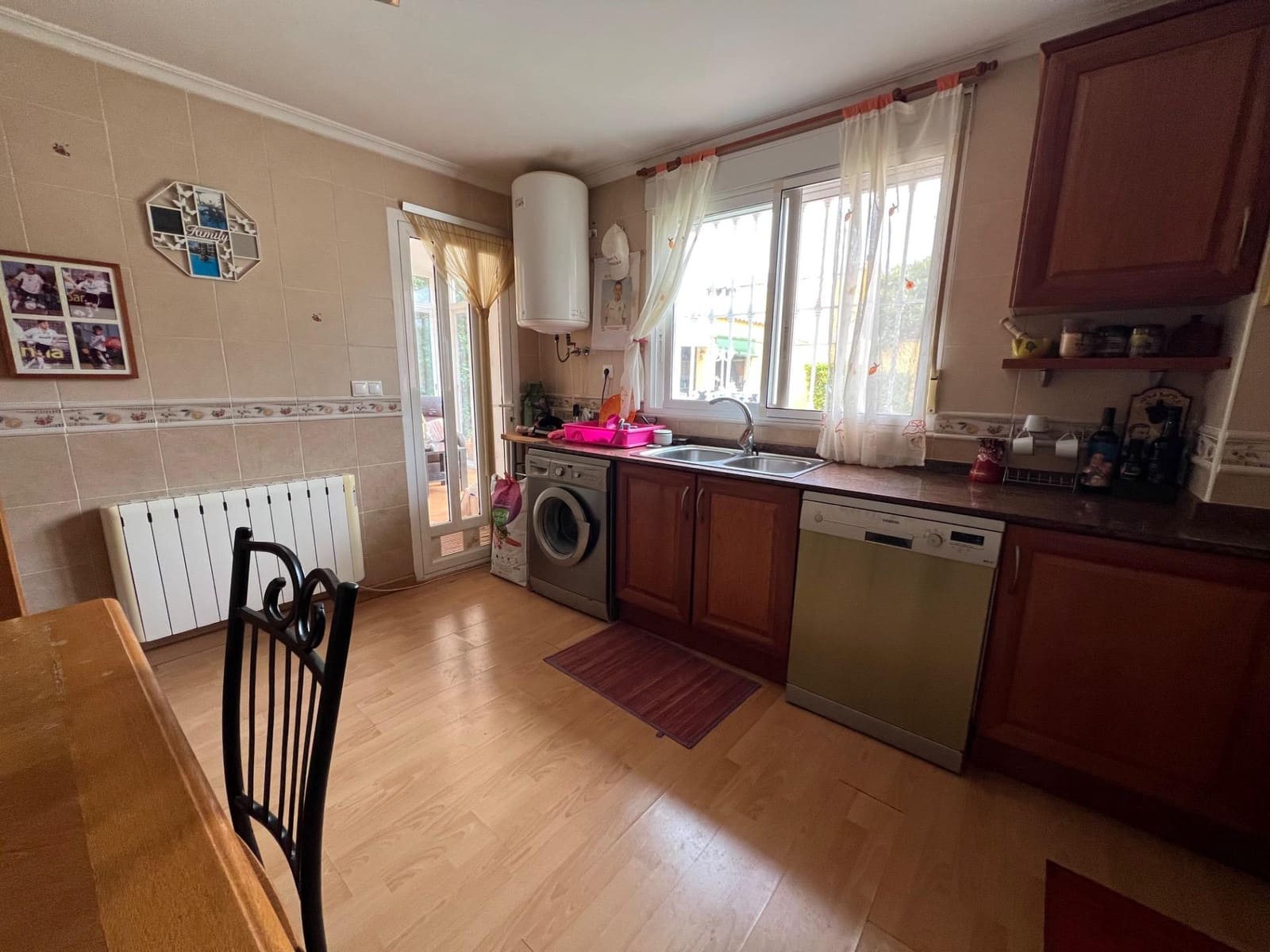 4 soveværelse Villa til salg i Lliria med swimmingpool garage - € 399.000 (Ref: 9215011)