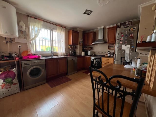 4 soverom Villa til salgs i Llíria med svømmebasseng garasje - € 399 000 (Ref: 9215011)