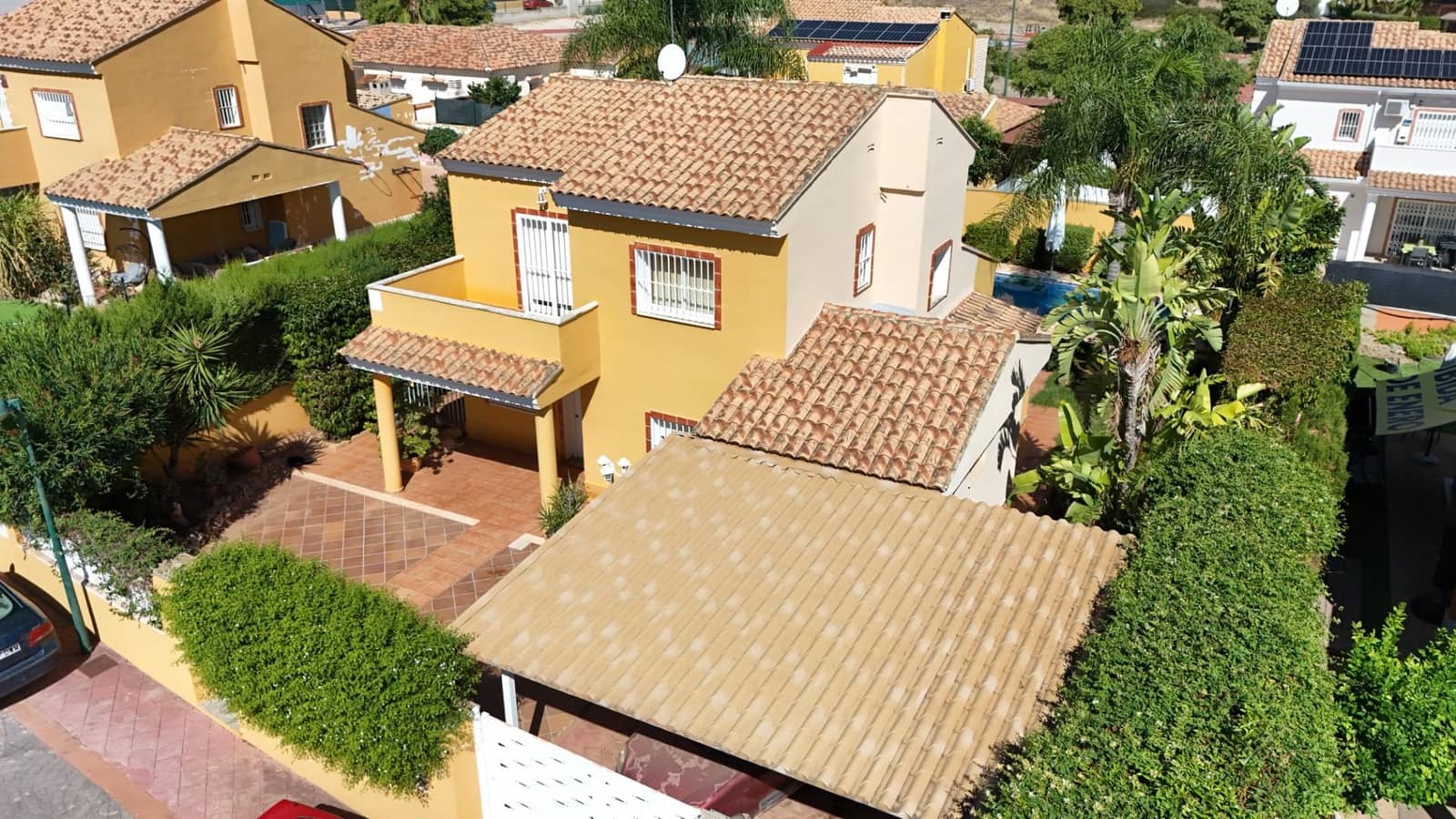 4 soveværelse Villa til salg i Lliria med swimmingpool garage - € 399.000 (Ref: 9215011)