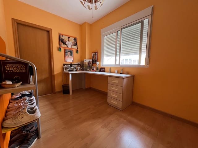 4 soverom Villa til salgs i Llíria med svømmebasseng garasje - € 399 000 (Ref: 9215011)