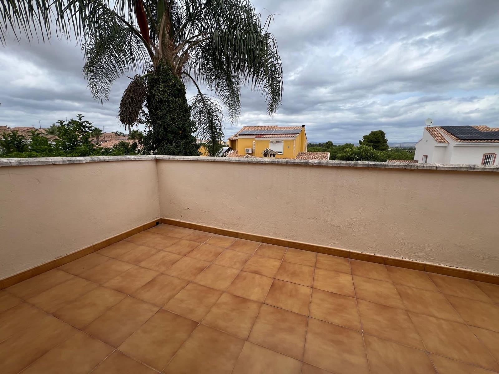 4 soveværelse Villa til salg i Lliria med swimmingpool garage - € 399.000 (Ref: 9215011)