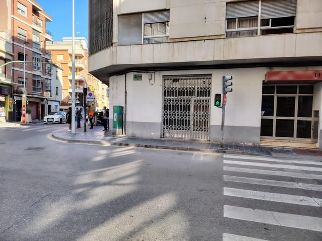 Kommersiell til leie i Llíria - € 500 (Ref: 9264485)